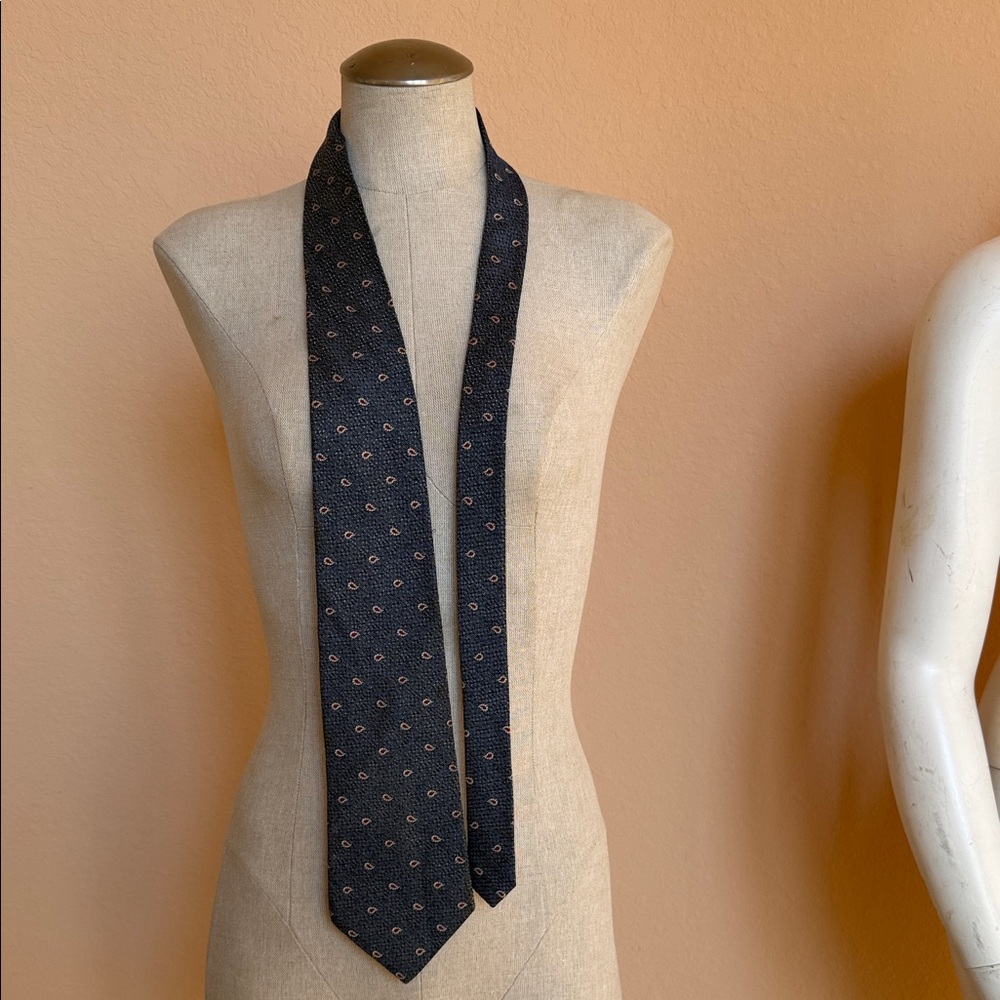 Classic Black and Gold Men's Tie